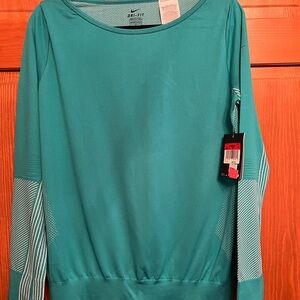 NWT Nike Direct-fit long sleeve workout T-shirt Large